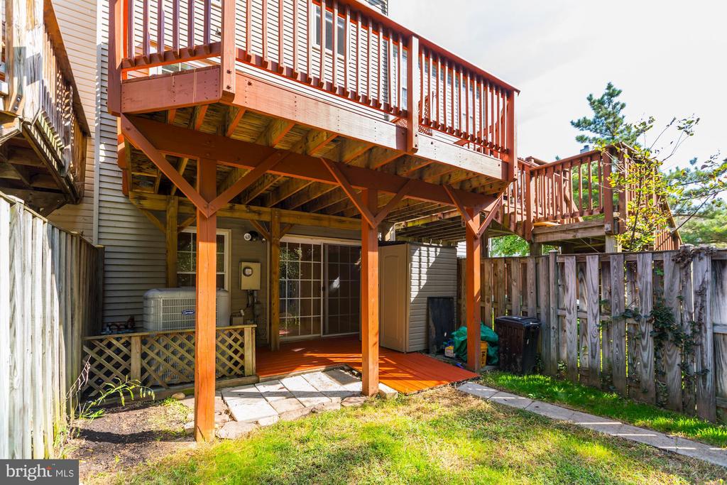 7238 STOVER COURT