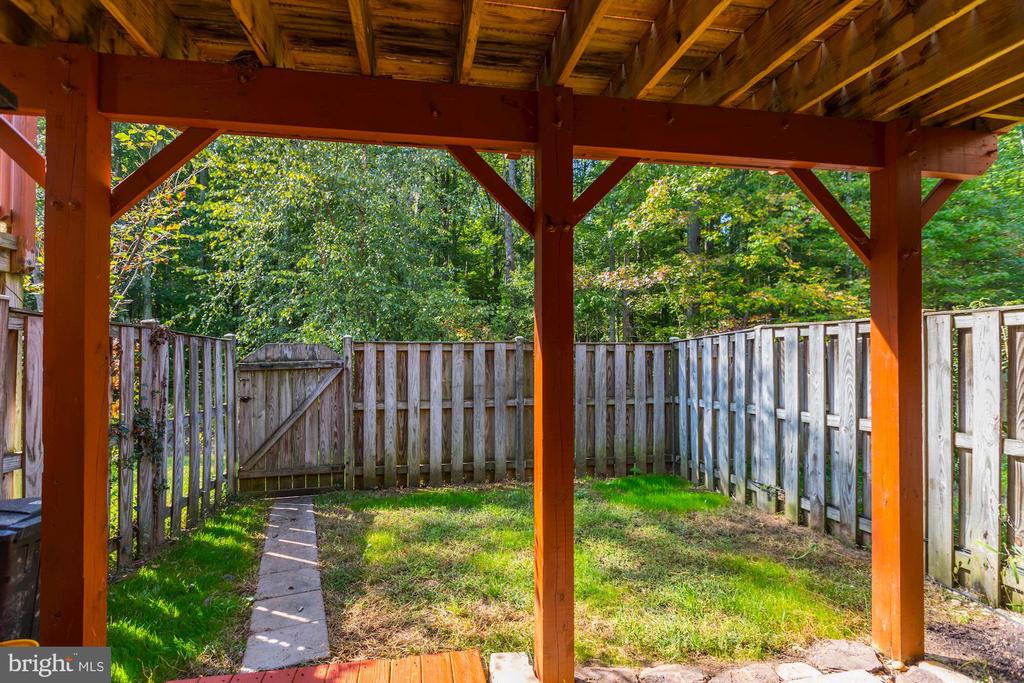 7238 STOVER COURT