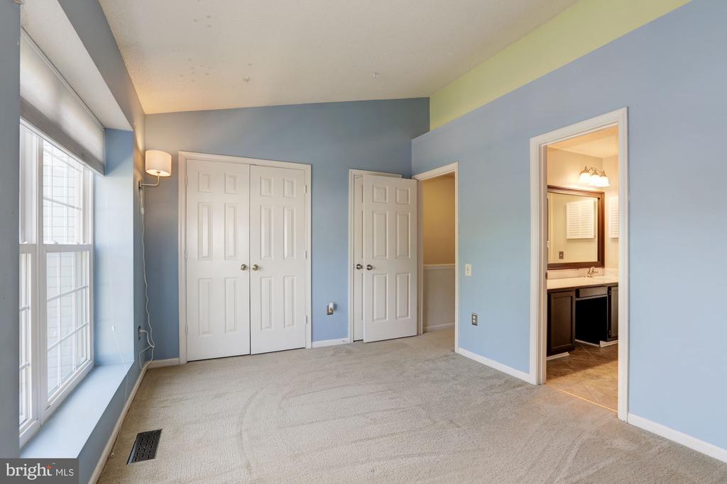 7238 STOVER COURT