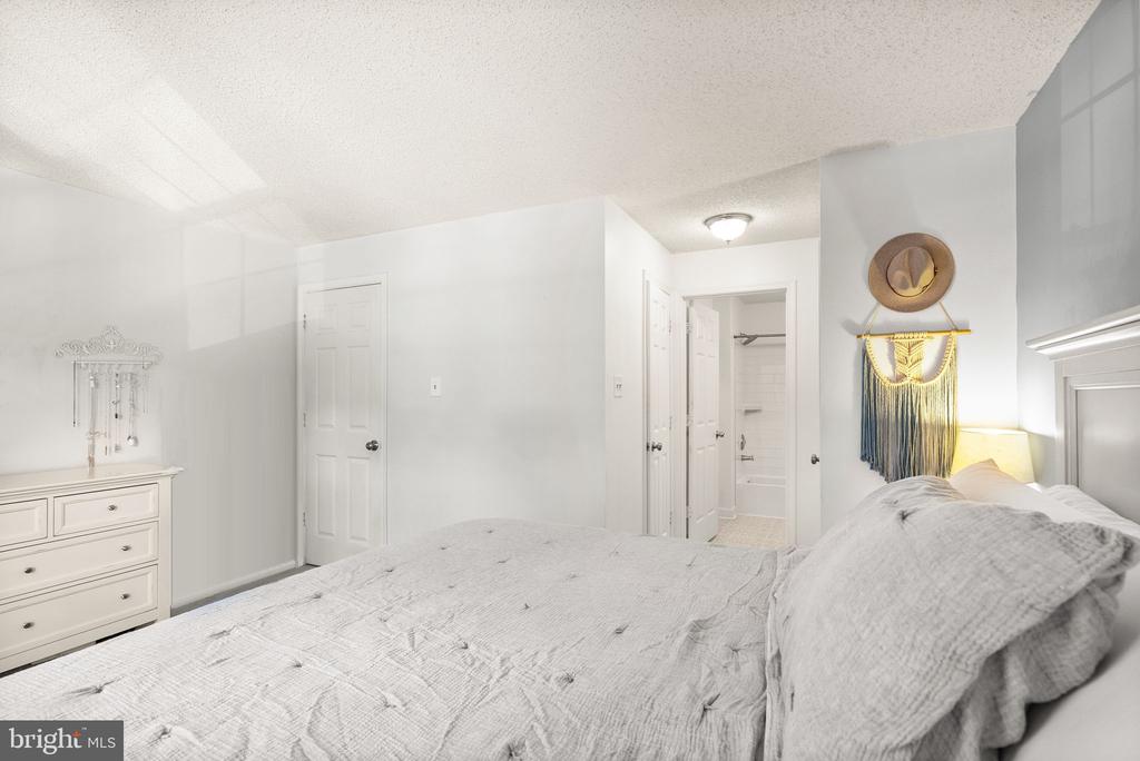 12116 GREENWAY COURT 202