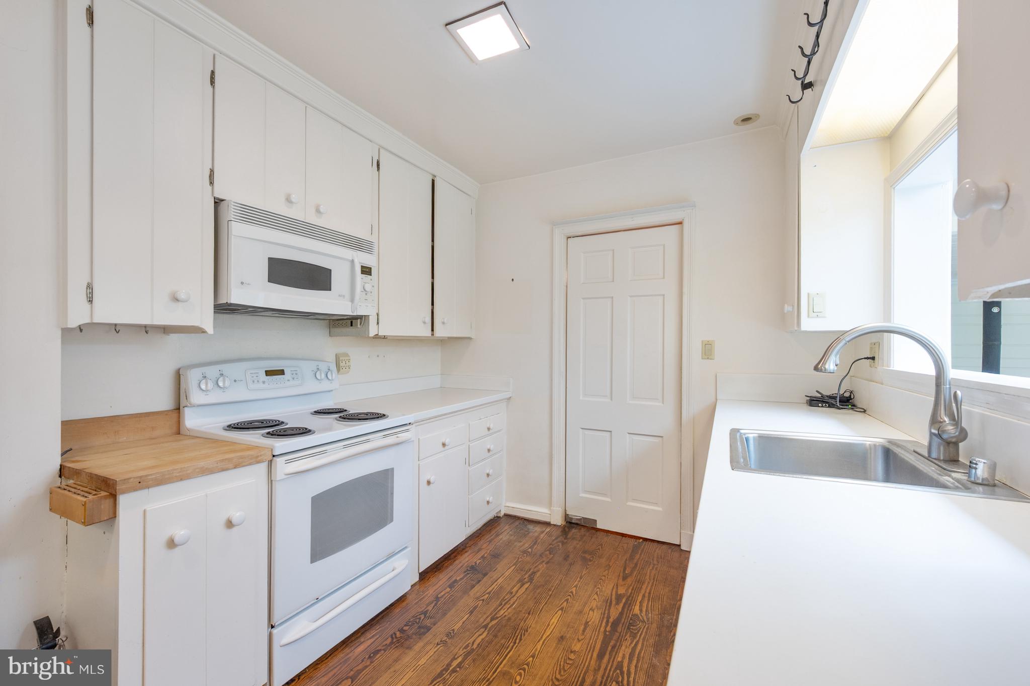 824 ARCTURUS ON THE POTOMAC