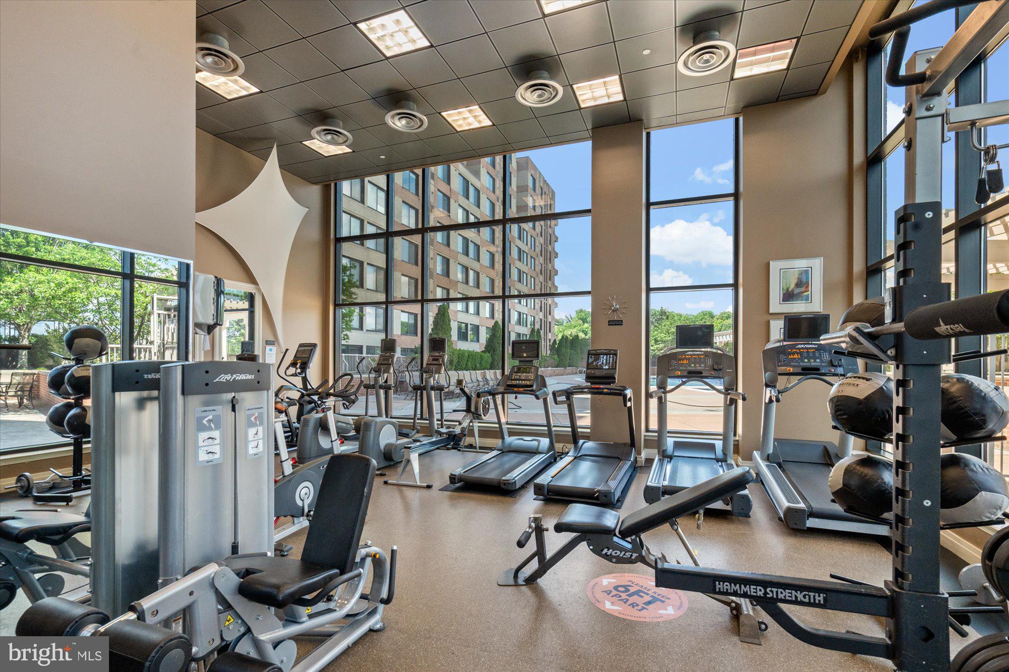 2451 MIDTOWN AVENUE 921