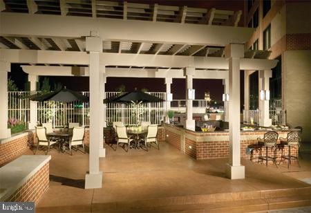 2451 MIDTOWN AVENUE 921