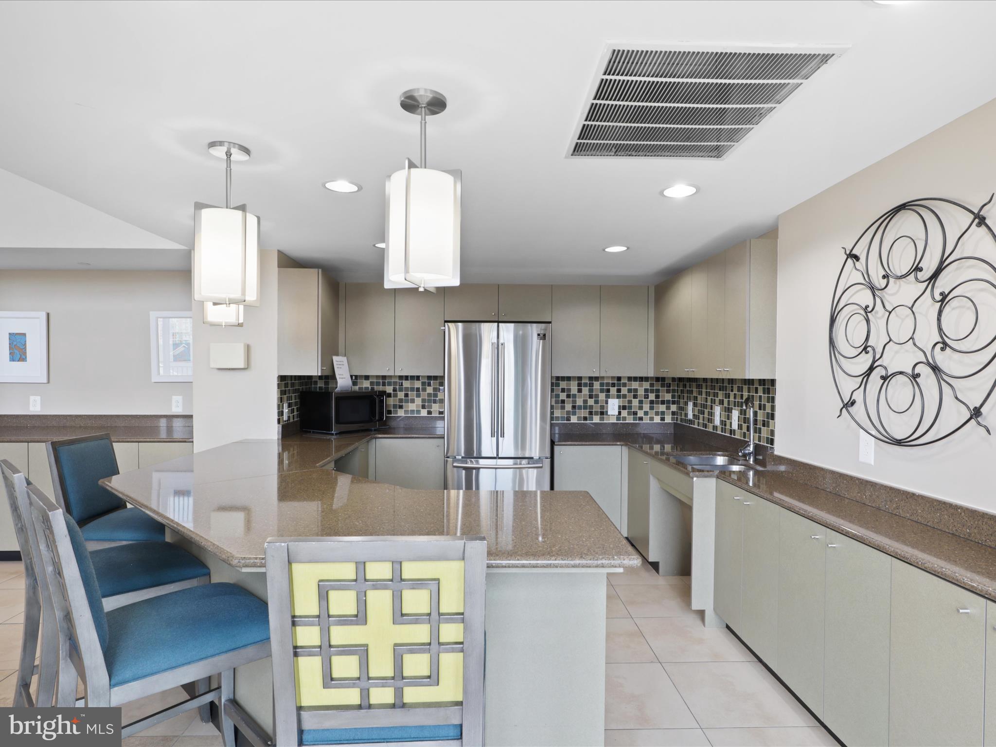 2451 MIDTOWN AVENUE 921