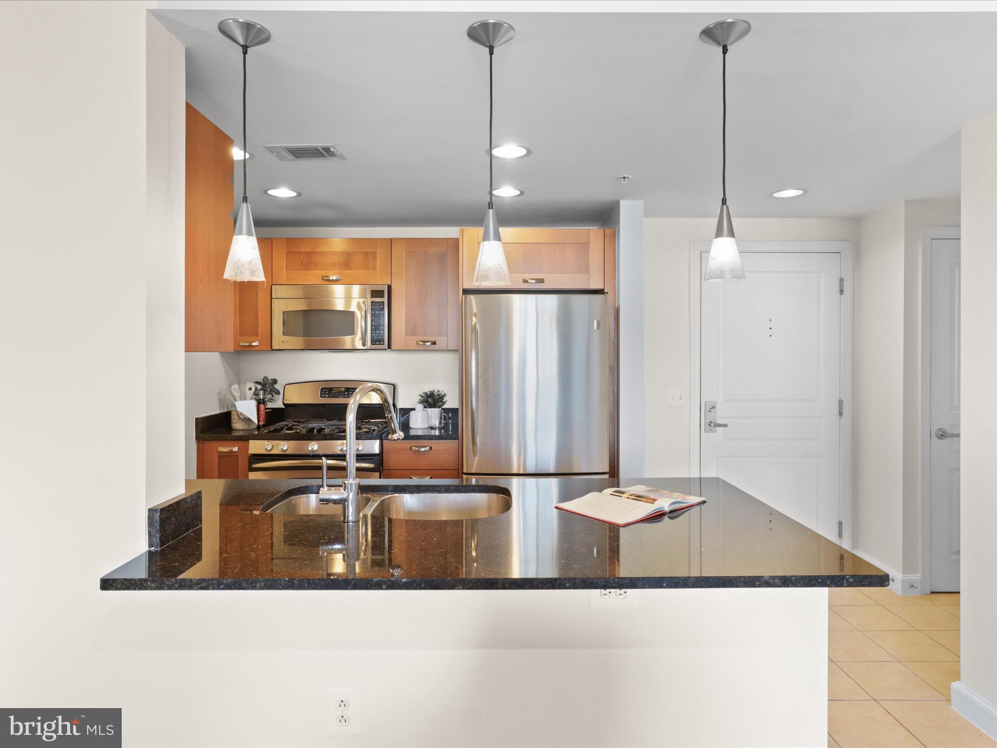 2451 MIDTOWN AVENUE 921