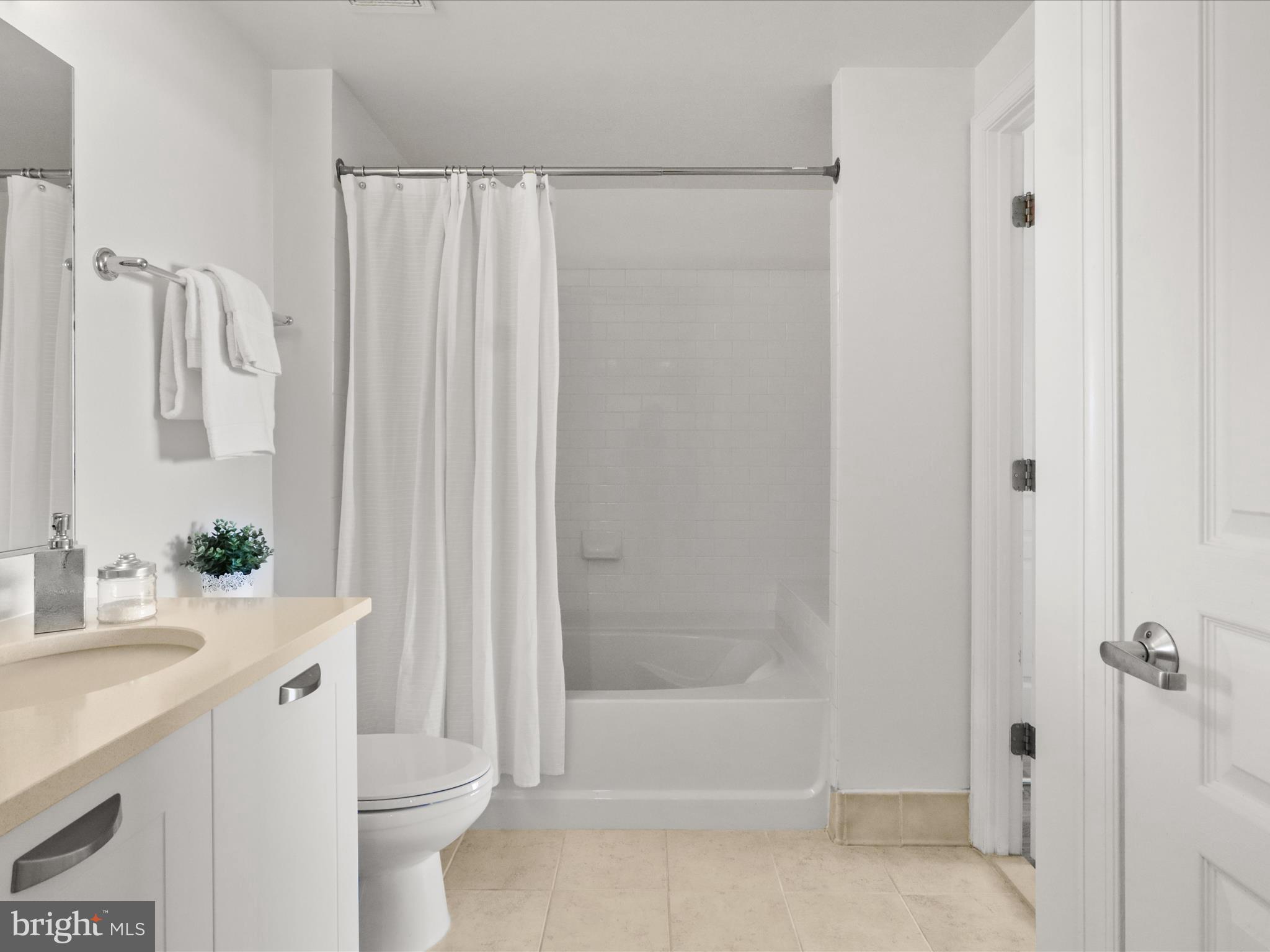 2451 MIDTOWN AVENUE 921