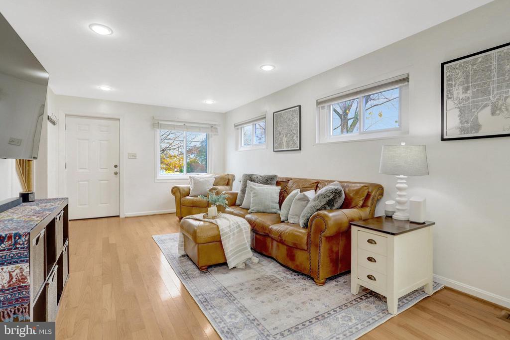 6828 KENYON DRIVE
