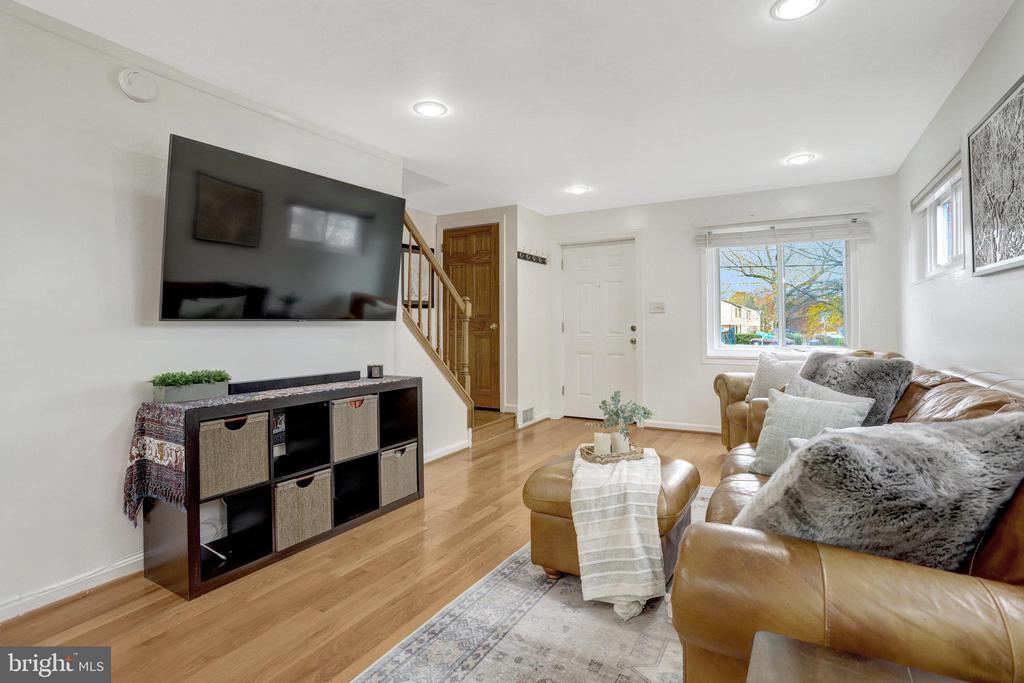 6828 KENYON DRIVE