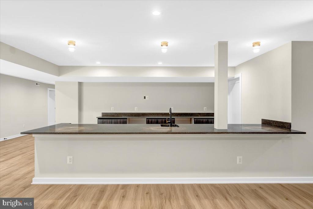9433 FERRY LANDING COURT