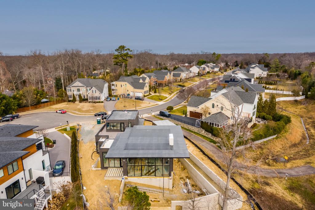 9433 FERRY LANDING COURT