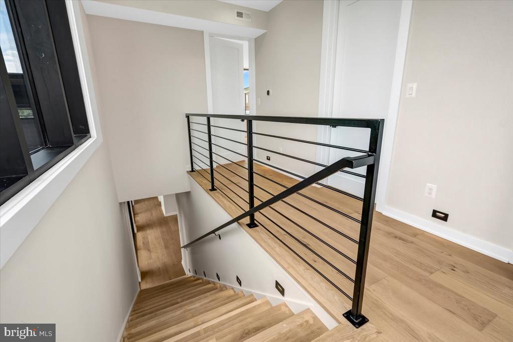 9433 FERRY LANDING COURT