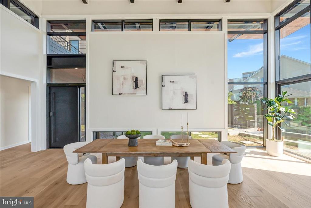 9433 FERRY LANDING COURT