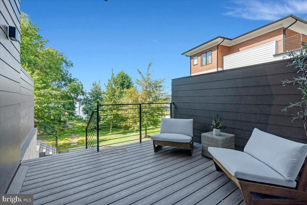 9433 FERRY LANDING COURT