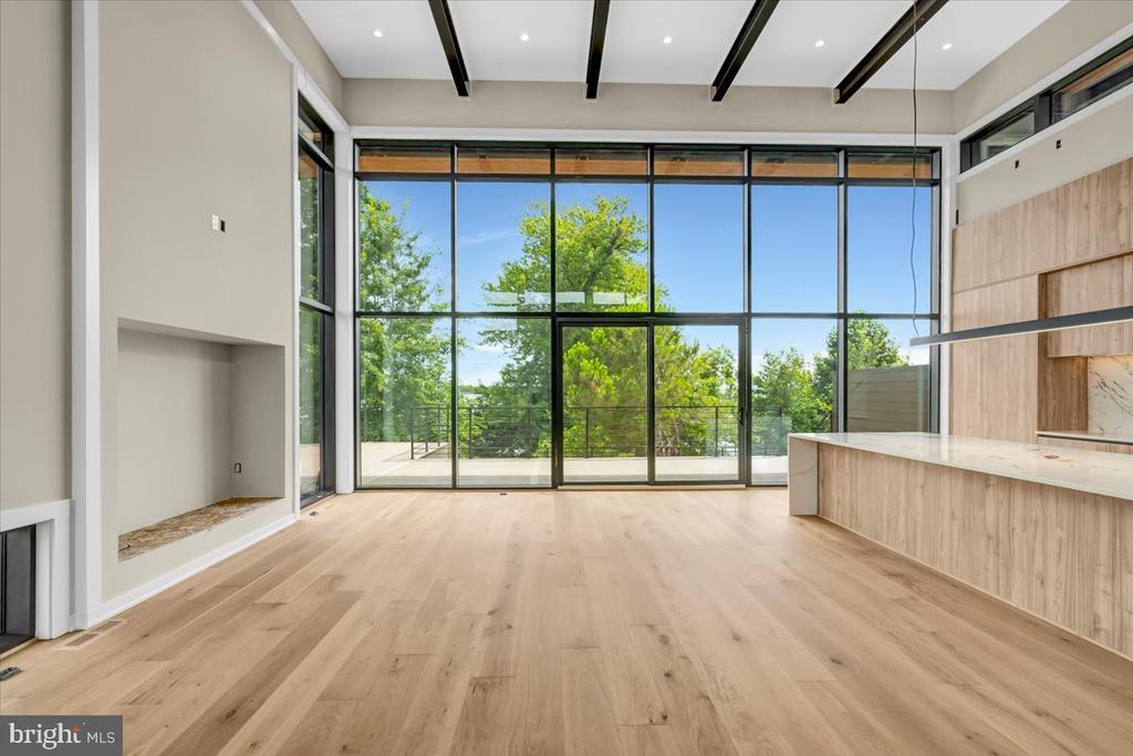 9433 FERRY LANDING COURT