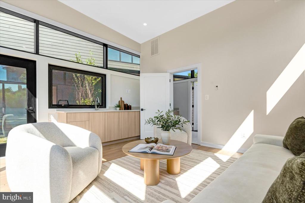 9433 FERRY LANDING COURT