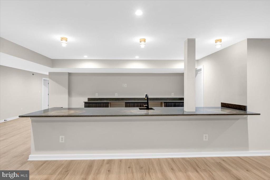 9433 FERRY LANDING COURT