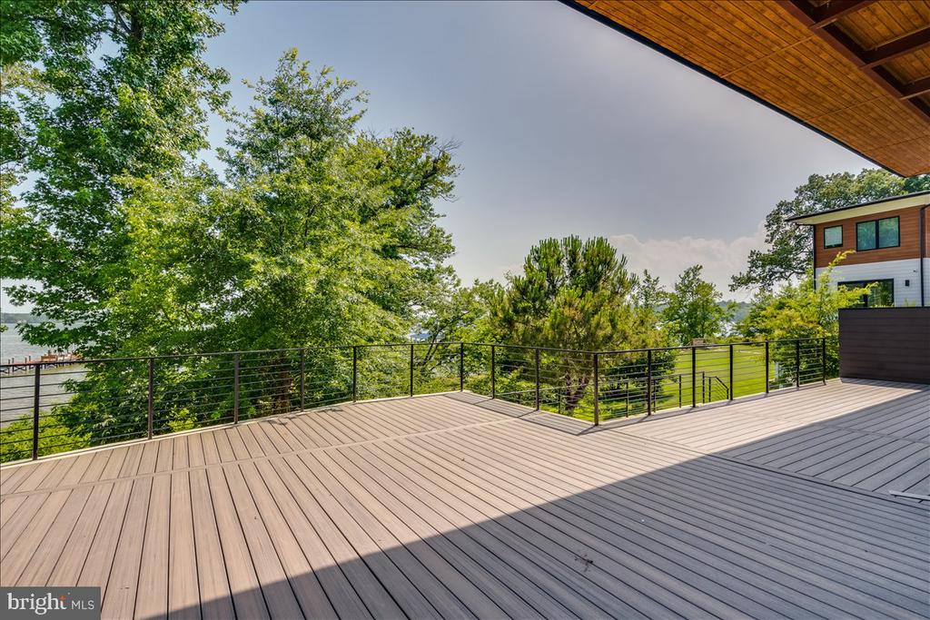 9433 FERRY LANDING COURT