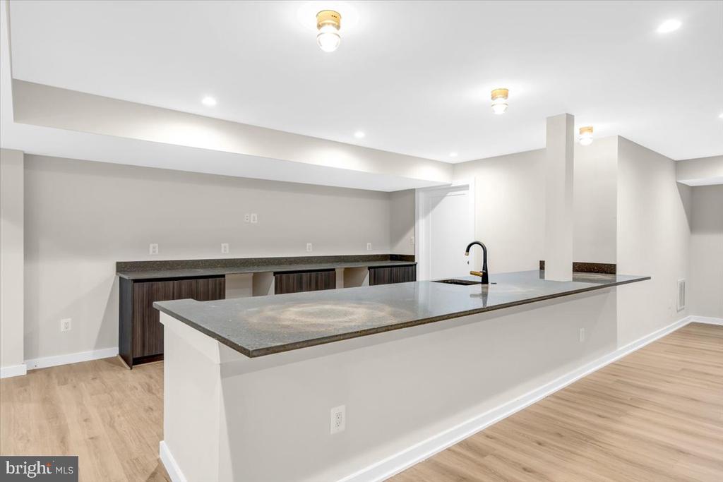 9433 FERRY LANDING COURT