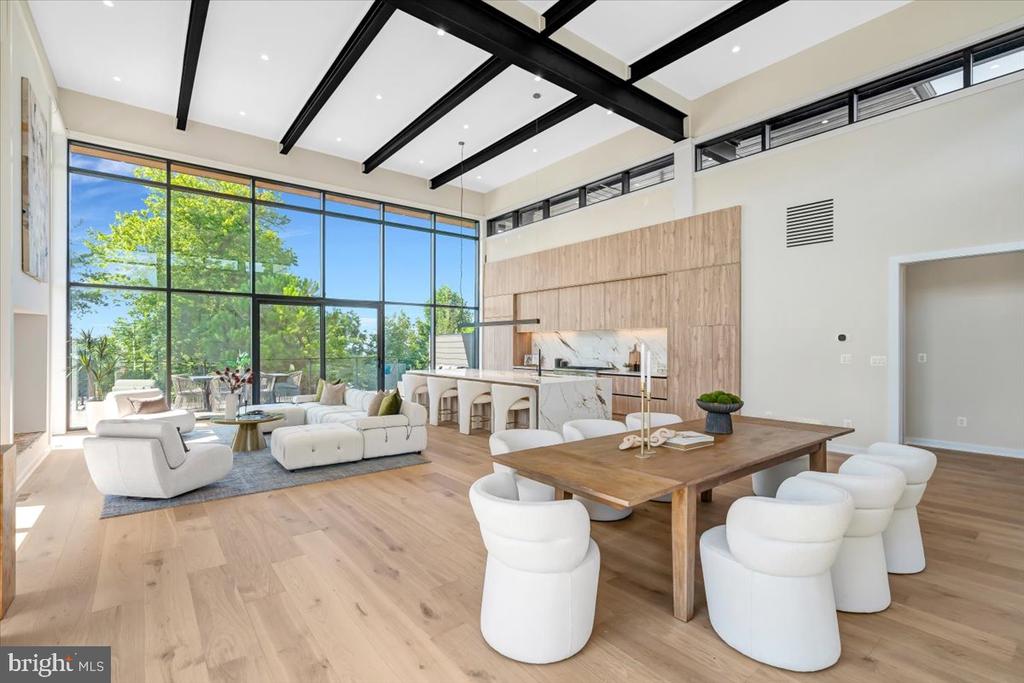 9433 FERRY LANDING COURT