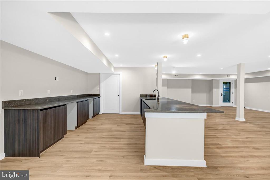 9433 FERRY LANDING COURT