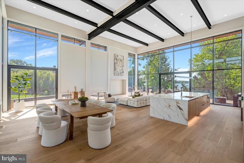 9433 FERRY LANDING COURT