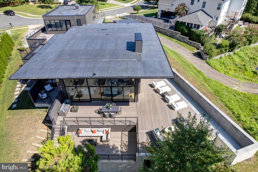 9433 FERRY LANDING COURT