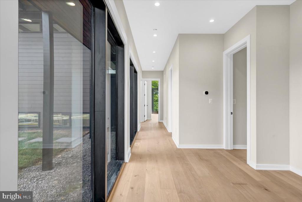 9433 FERRY LANDING COURT