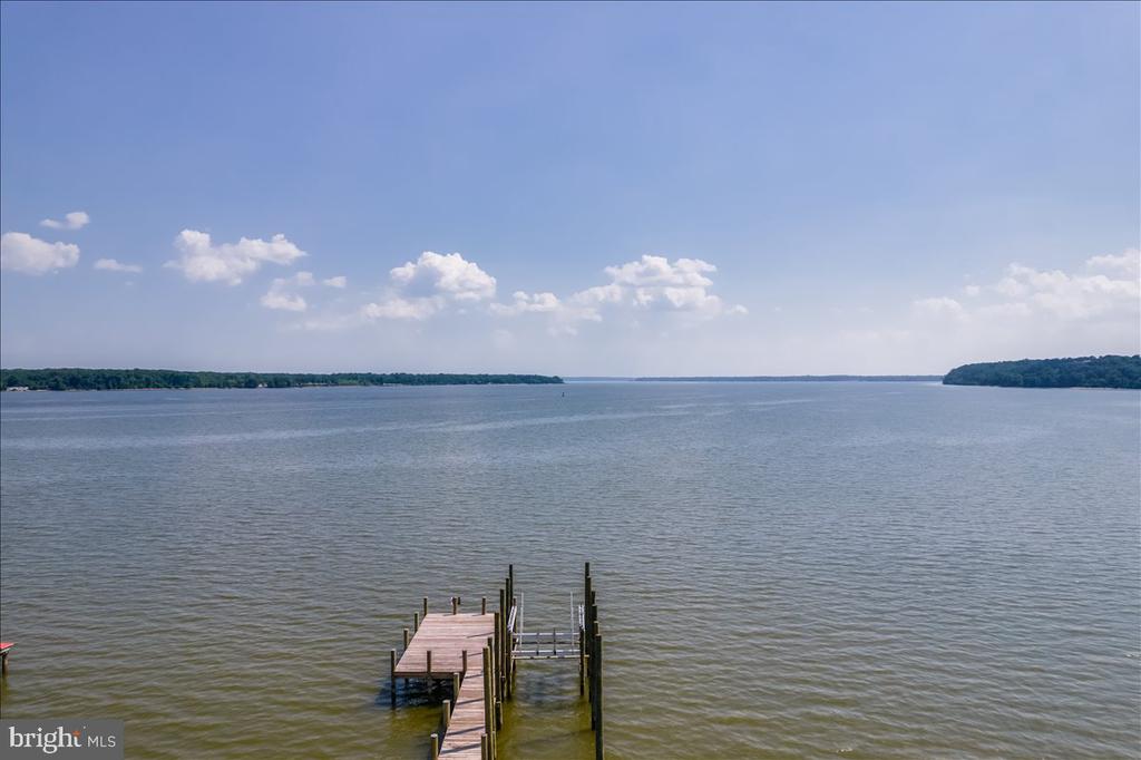 9433 FERRY LANDING COURT