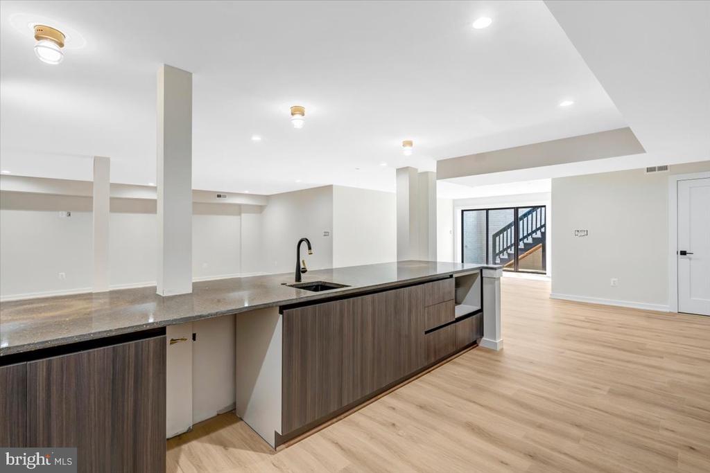 9433 FERRY LANDING COURT