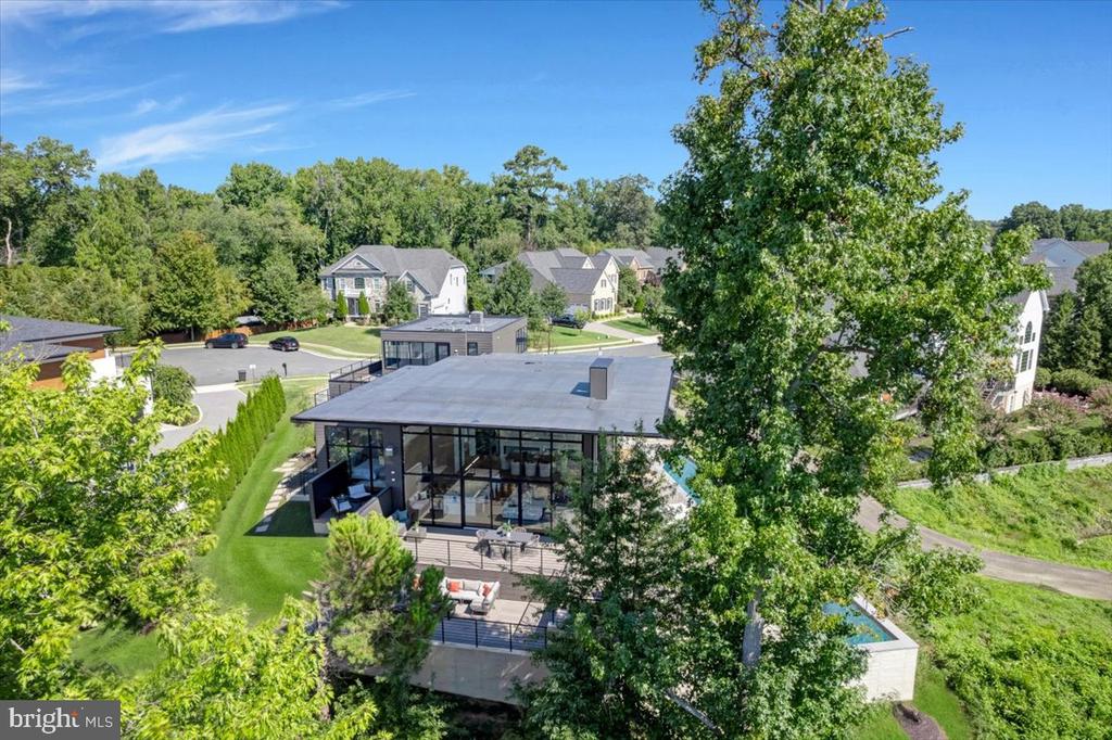 9433 FERRY LANDING COURT