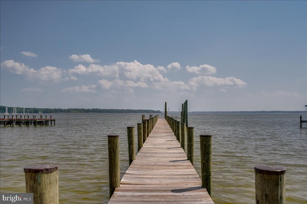 9433 FERRY LANDING COURT
