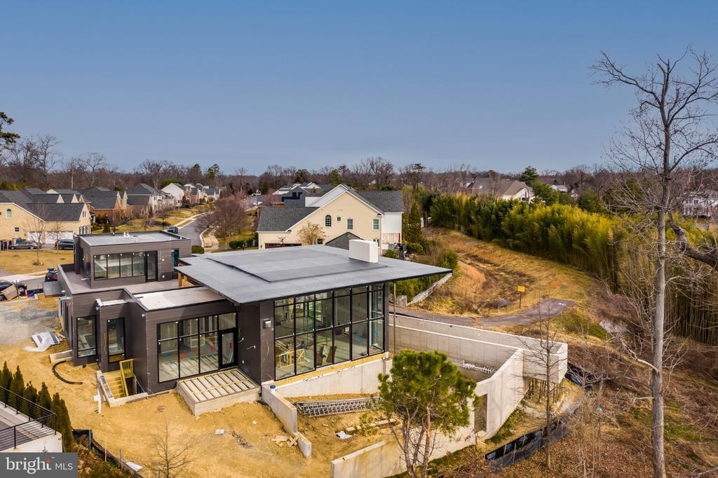 9433 FERRY LANDING COURT
