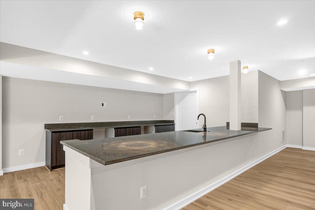 9433 FERRY LANDING COURT