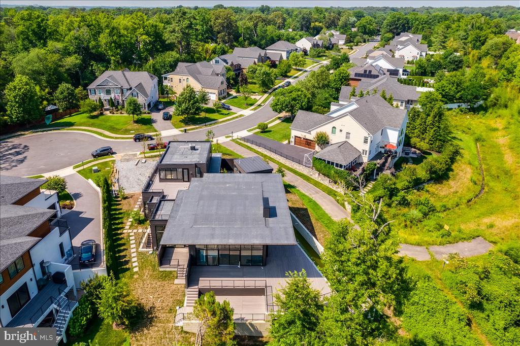 9433 FERRY LANDING COURT