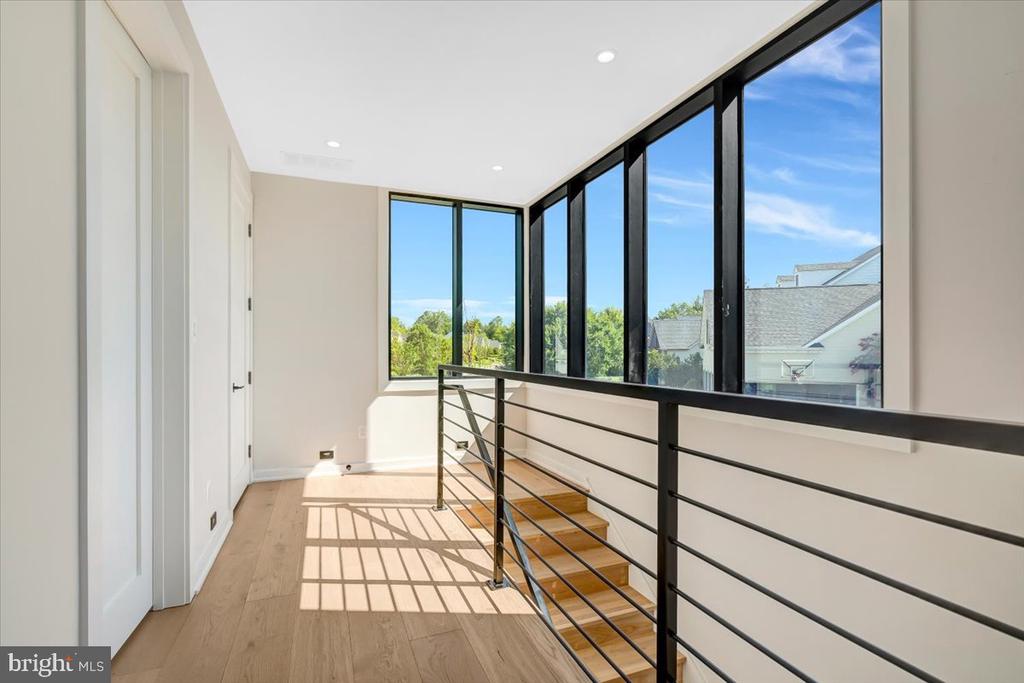 9433 FERRY LANDING COURT