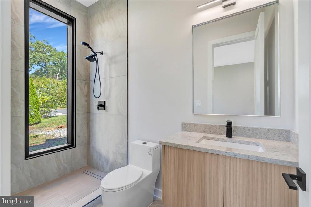 9433 FERRY LANDING COURT