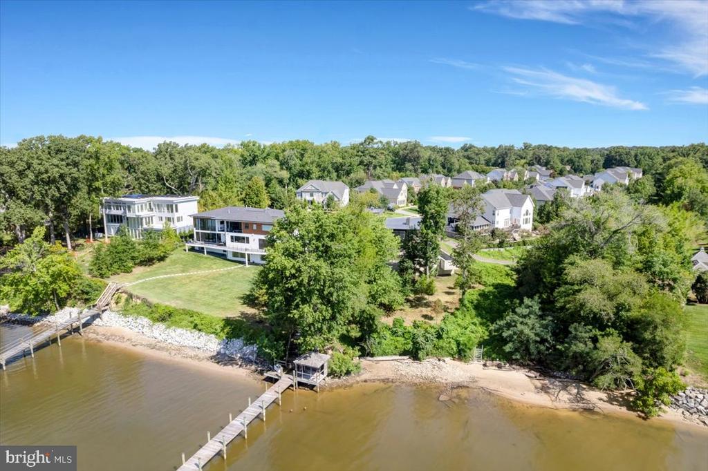 9433 FERRY LANDING COURT