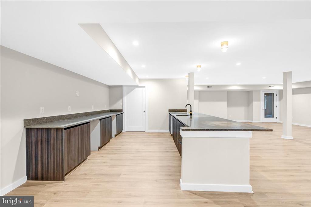9433 FERRY LANDING COURT