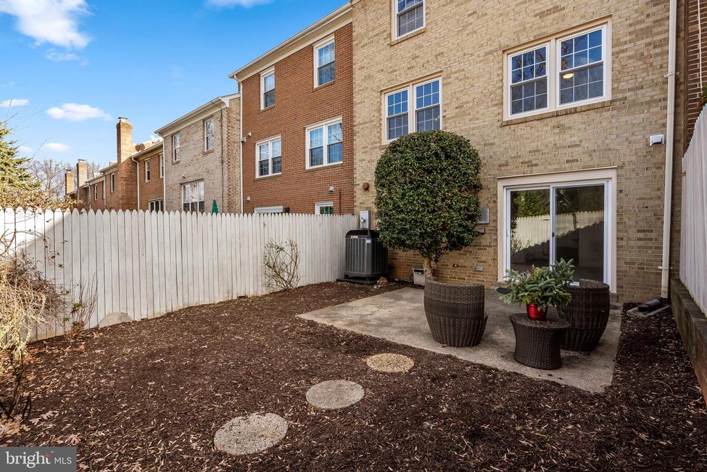 5264 BRADGEN COURT