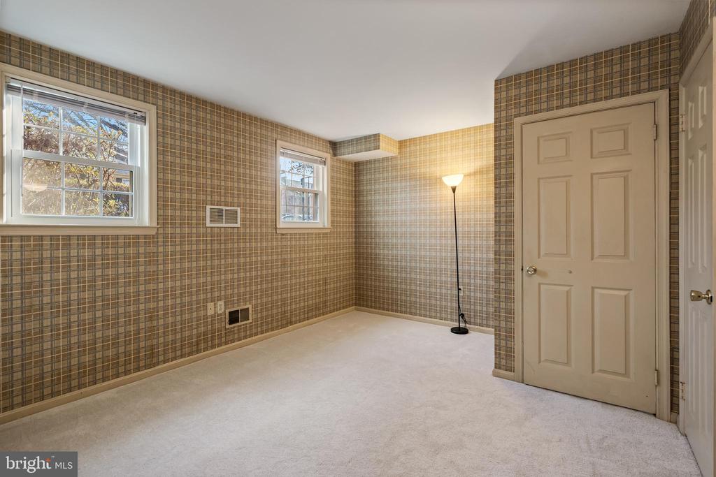 5264 BRADGEN COURT