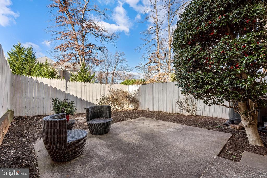 5264 BRADGEN COURT