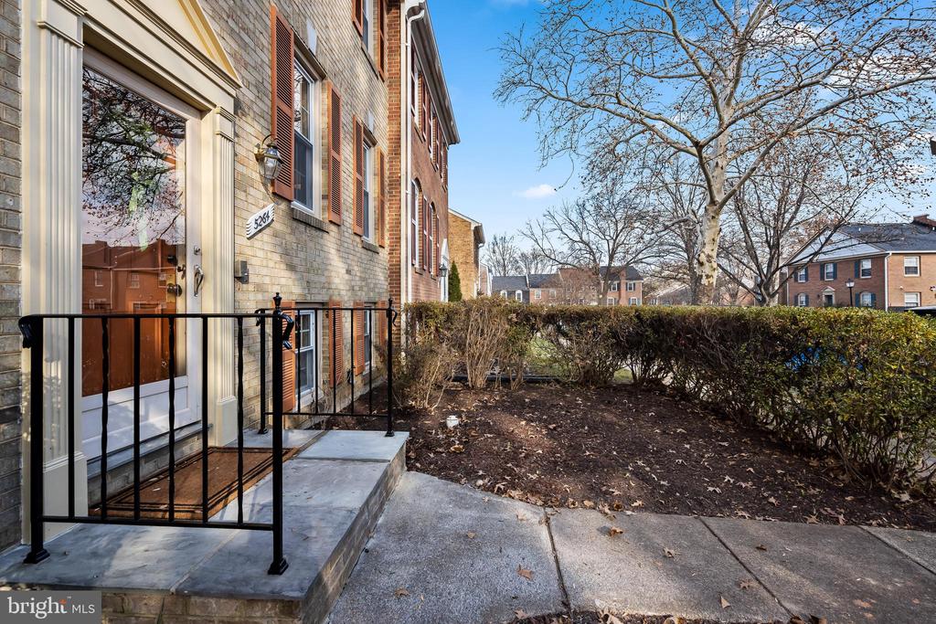 5264 BRADGEN COURT
