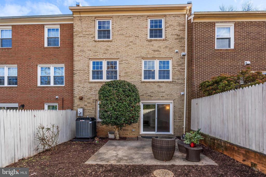 5264 BRADGEN COURT