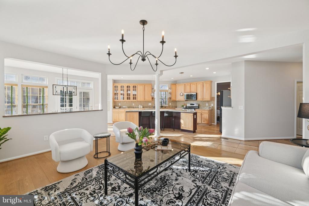 5564 LA VISTA DRIVE