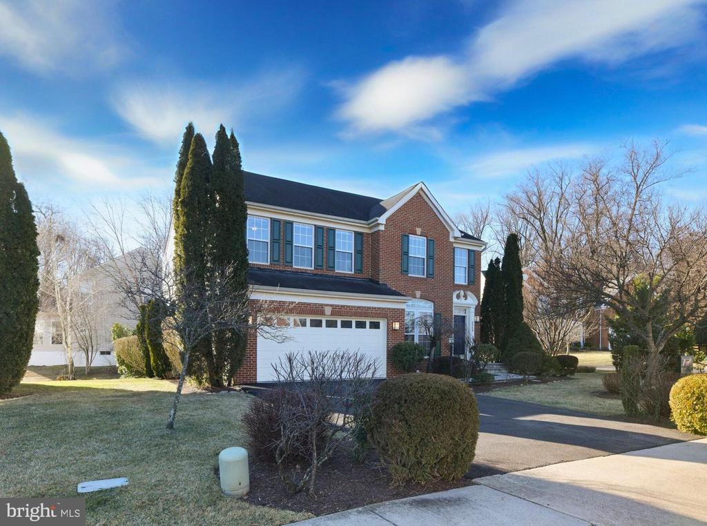 5564 LA VISTA DRIVE
