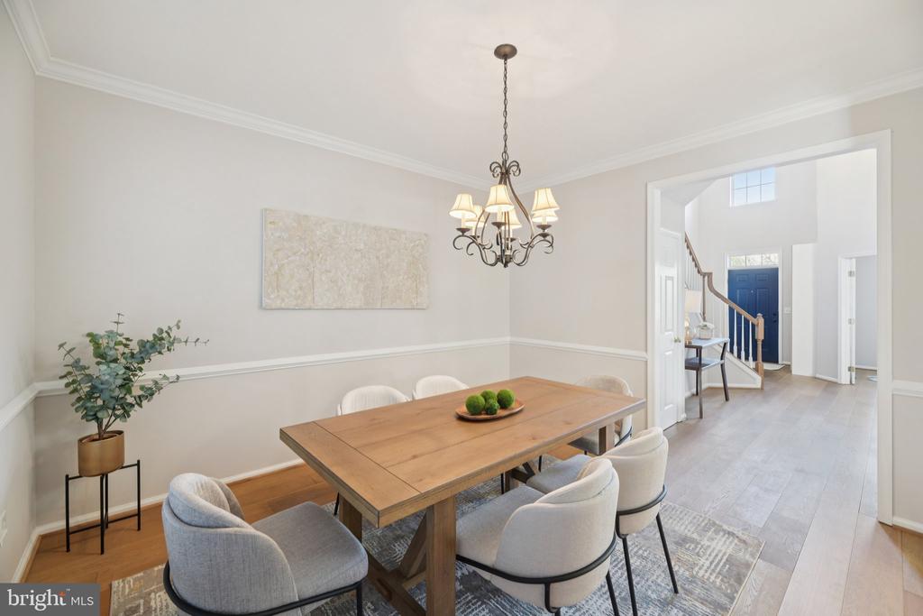 5564 LA VISTA DRIVE