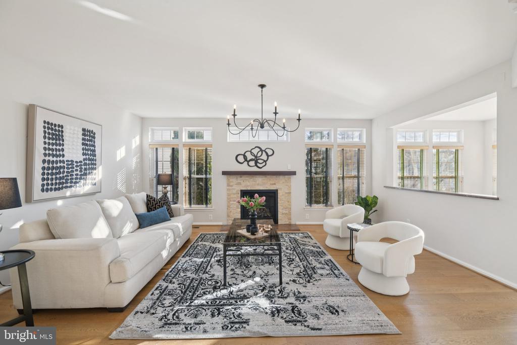 5564 LA VISTA DRIVE
