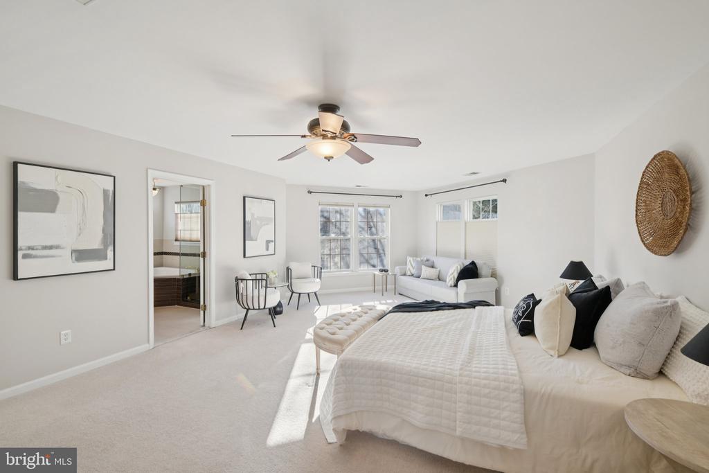 5564 LA VISTA DRIVE