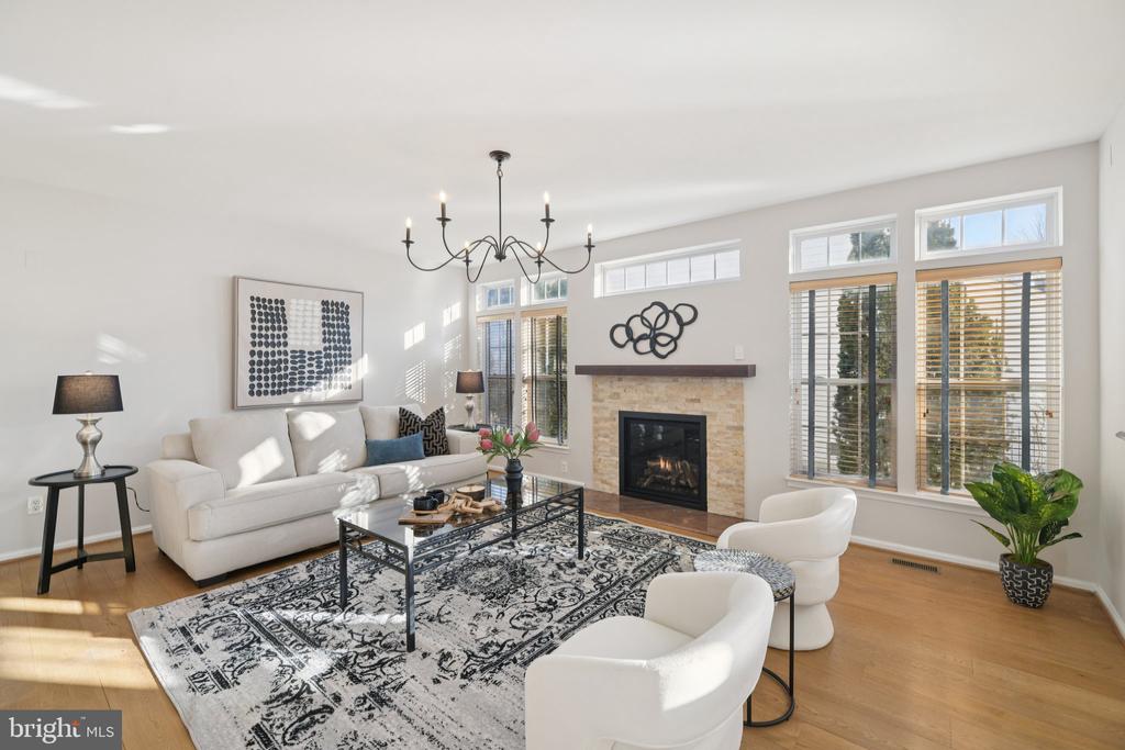 5564 LA VISTA DRIVE