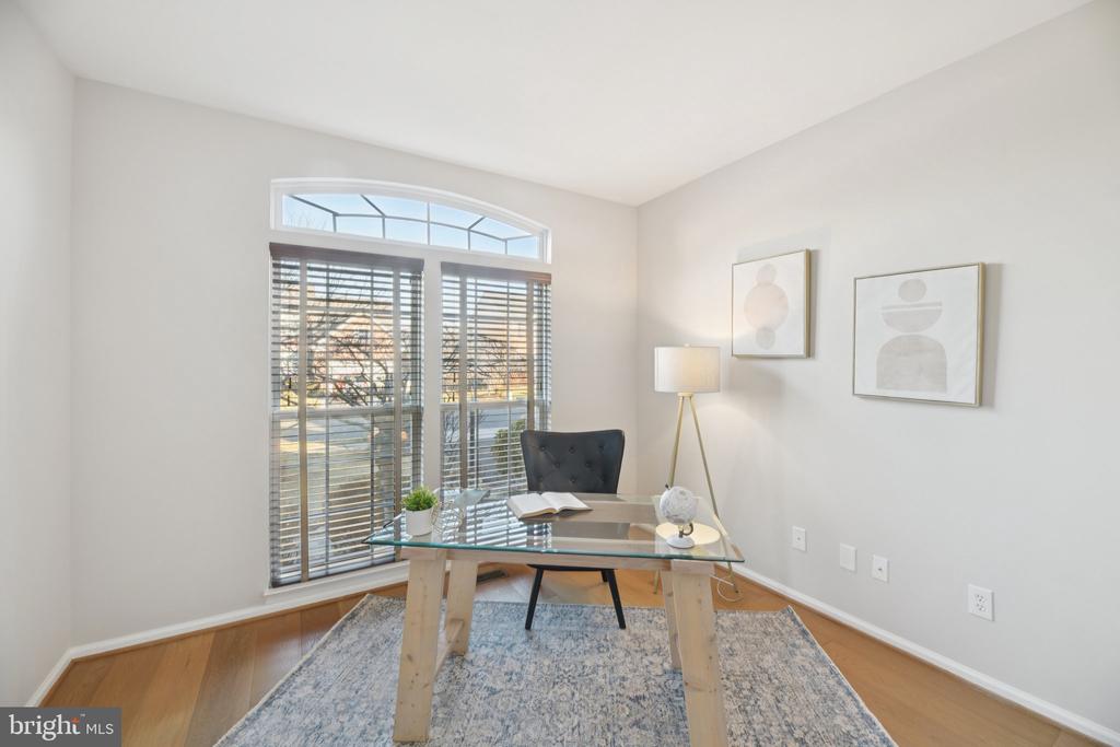 5564 LA VISTA DRIVE